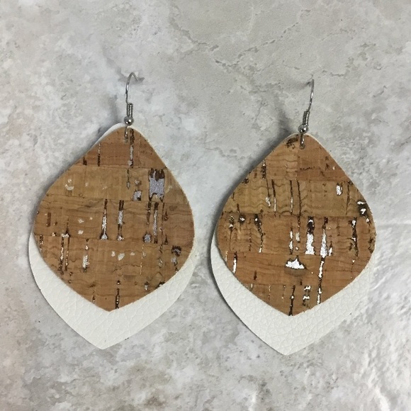 White and Cork Earrings - Picture 2 of 2
